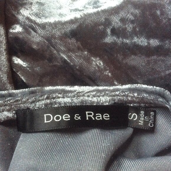 Doe & Rae Gray/Silver Whimsigoth Crushed Velvet Fairycore Bell Sleeve Top Small - Picture 3 of 5